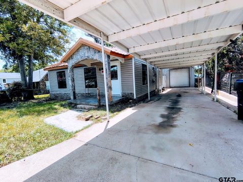 211 Watkins Longview TX 75604