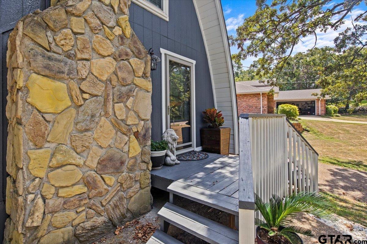 315 Highlander Heights