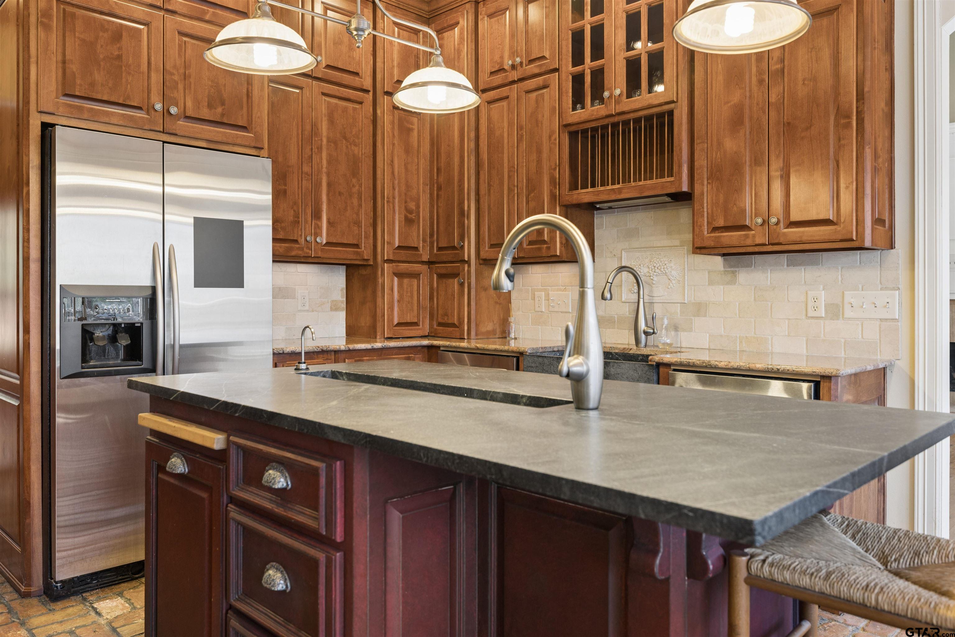 15120 Big Oak Bay Rd