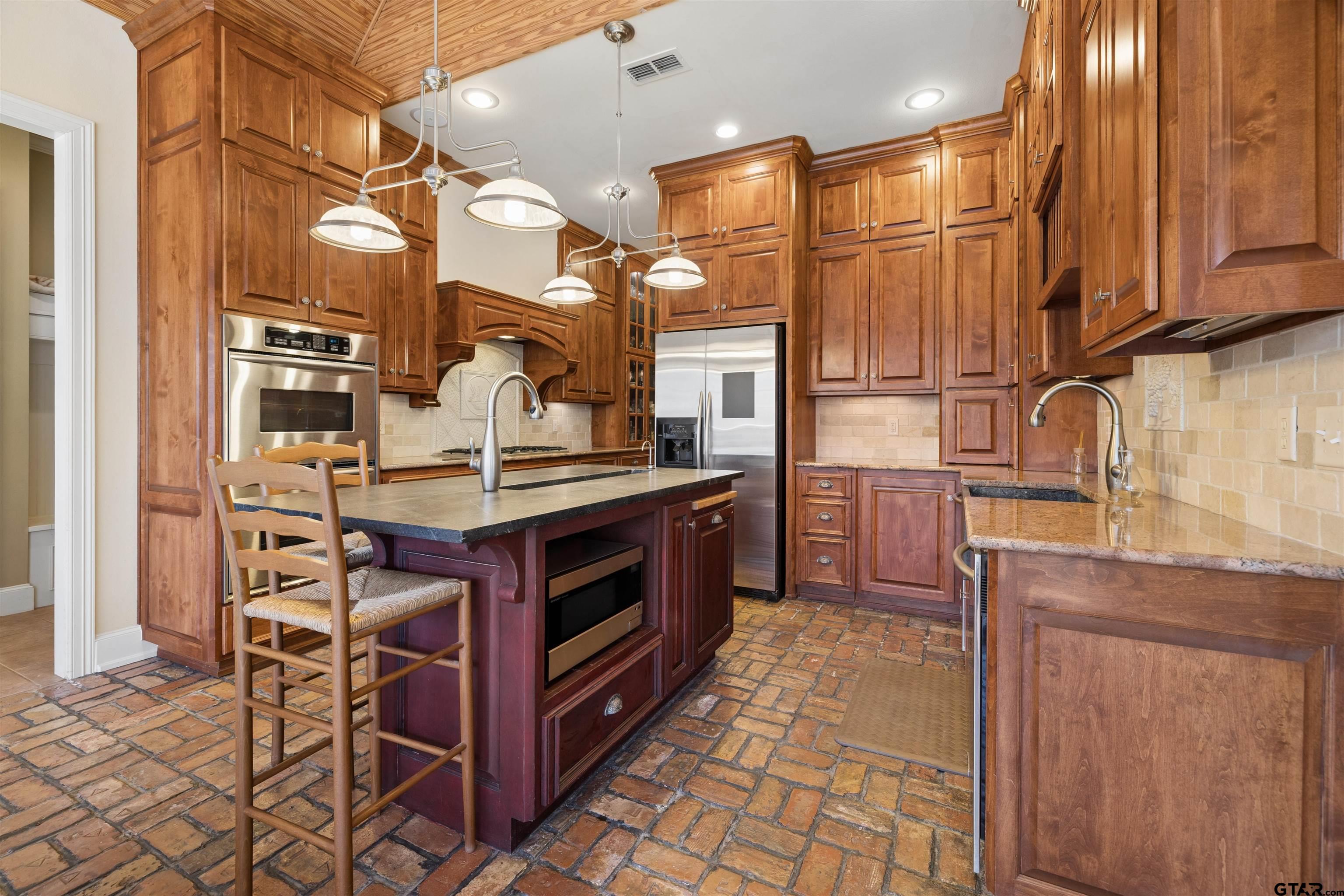 15120 Big Oak Bay Rd