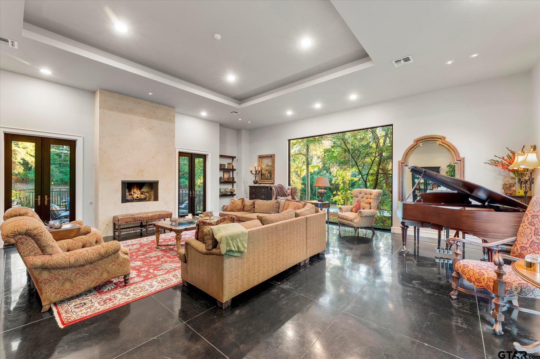 45 Palisades Blvd