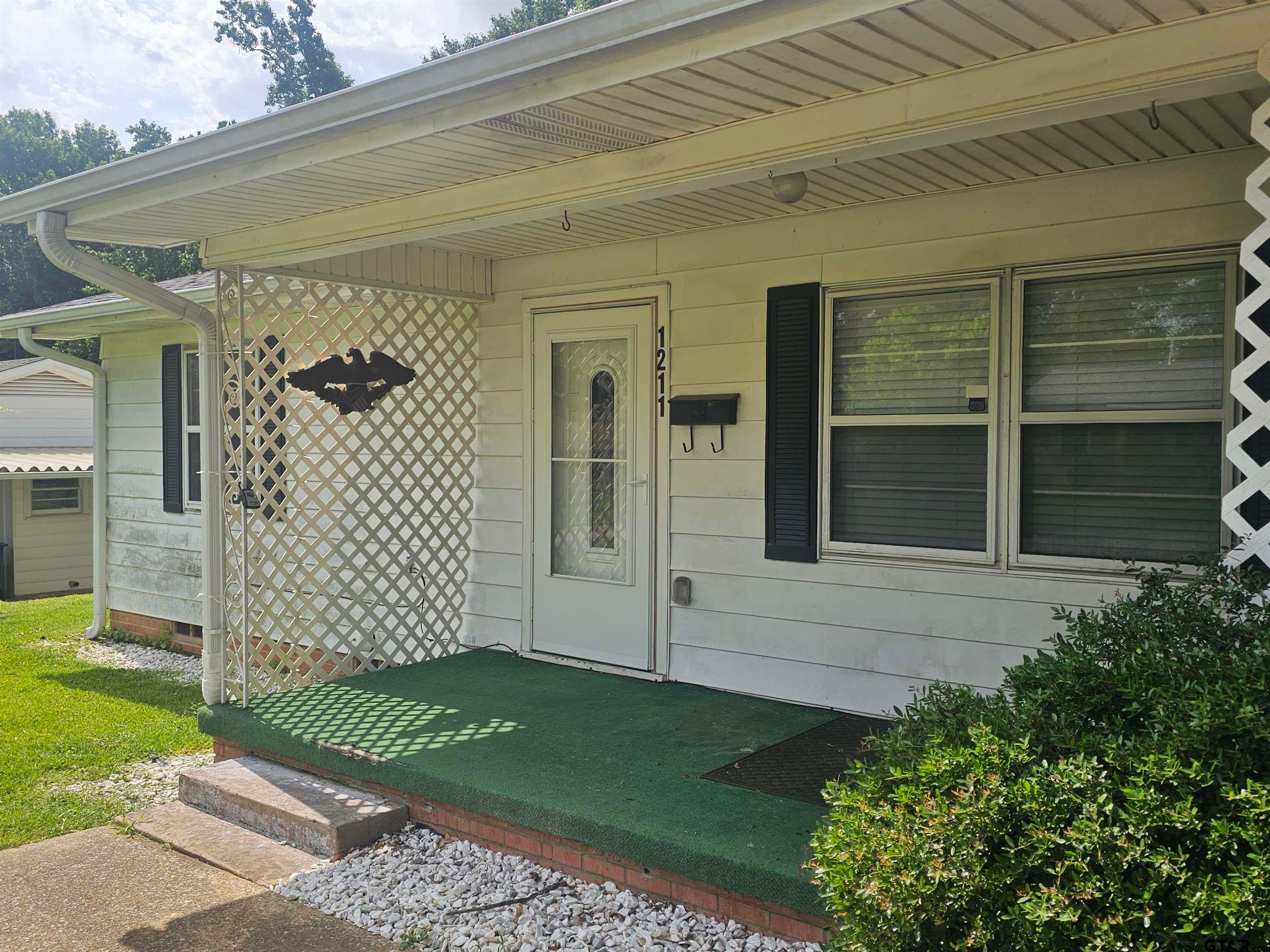 1211 Webb