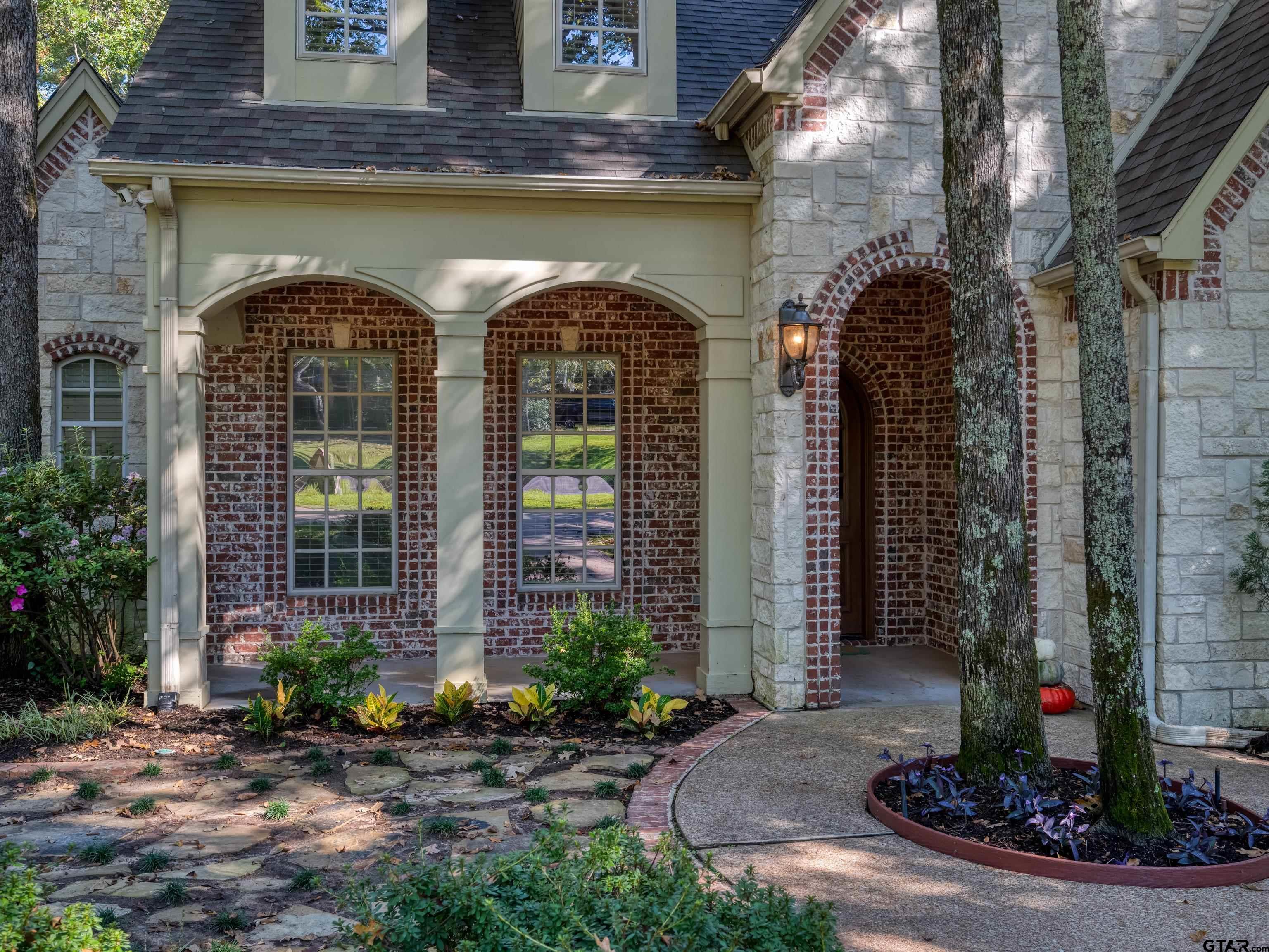1940 Stonehill Drive