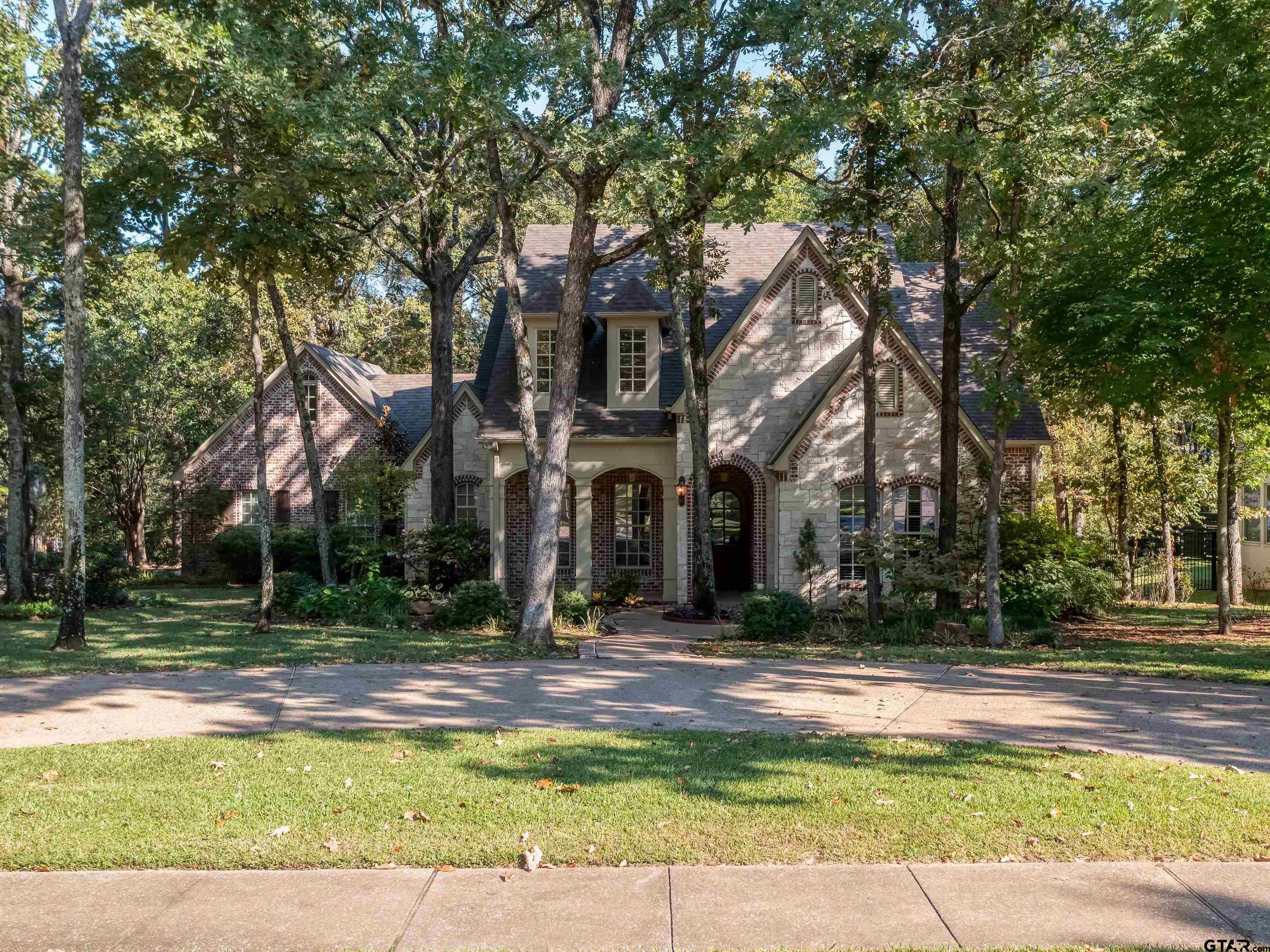1940 Stonehill Drive