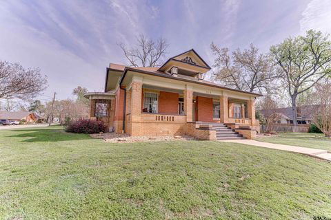 210 W Elm St Winnsboro TX 75494