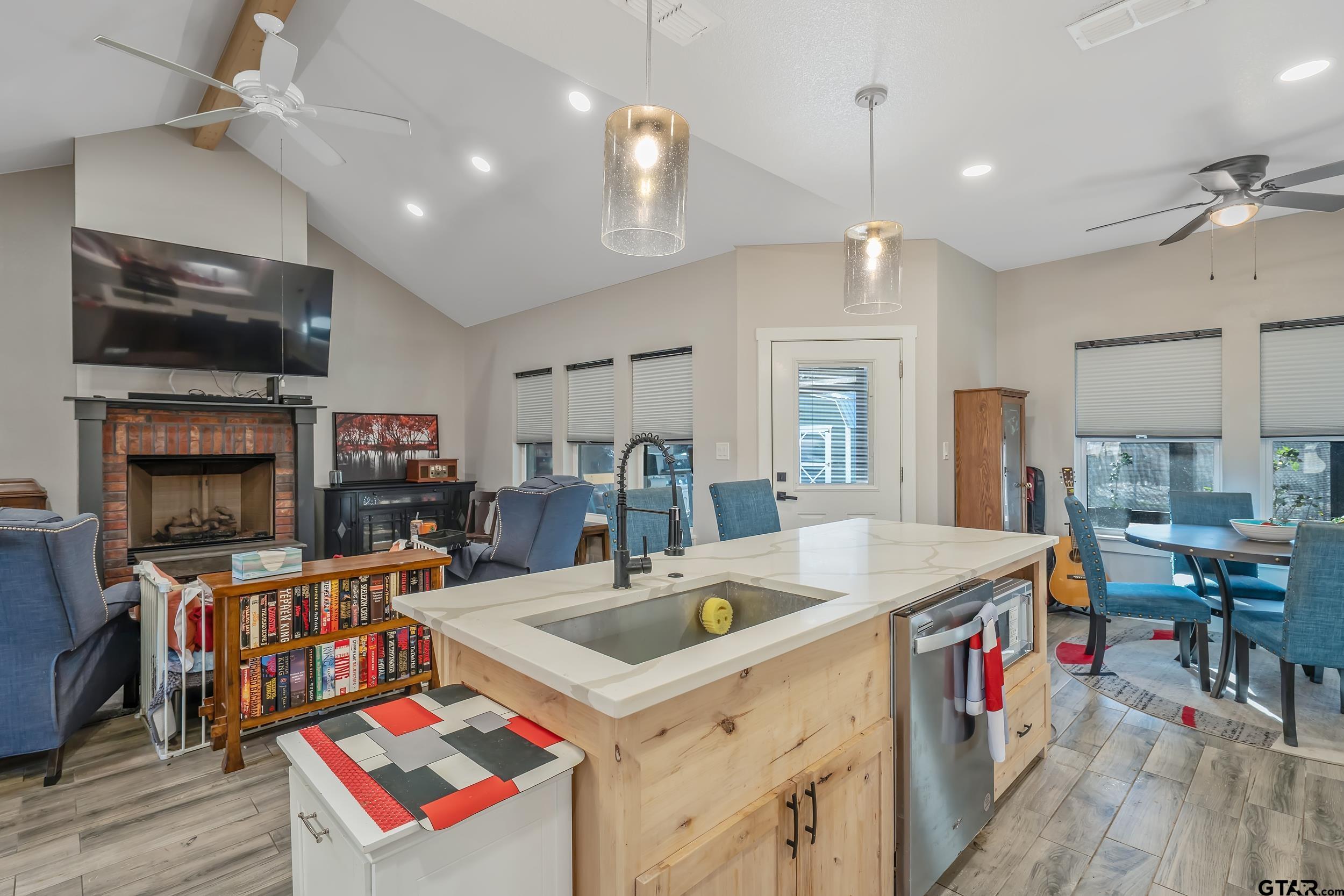 305 Private Road 6305