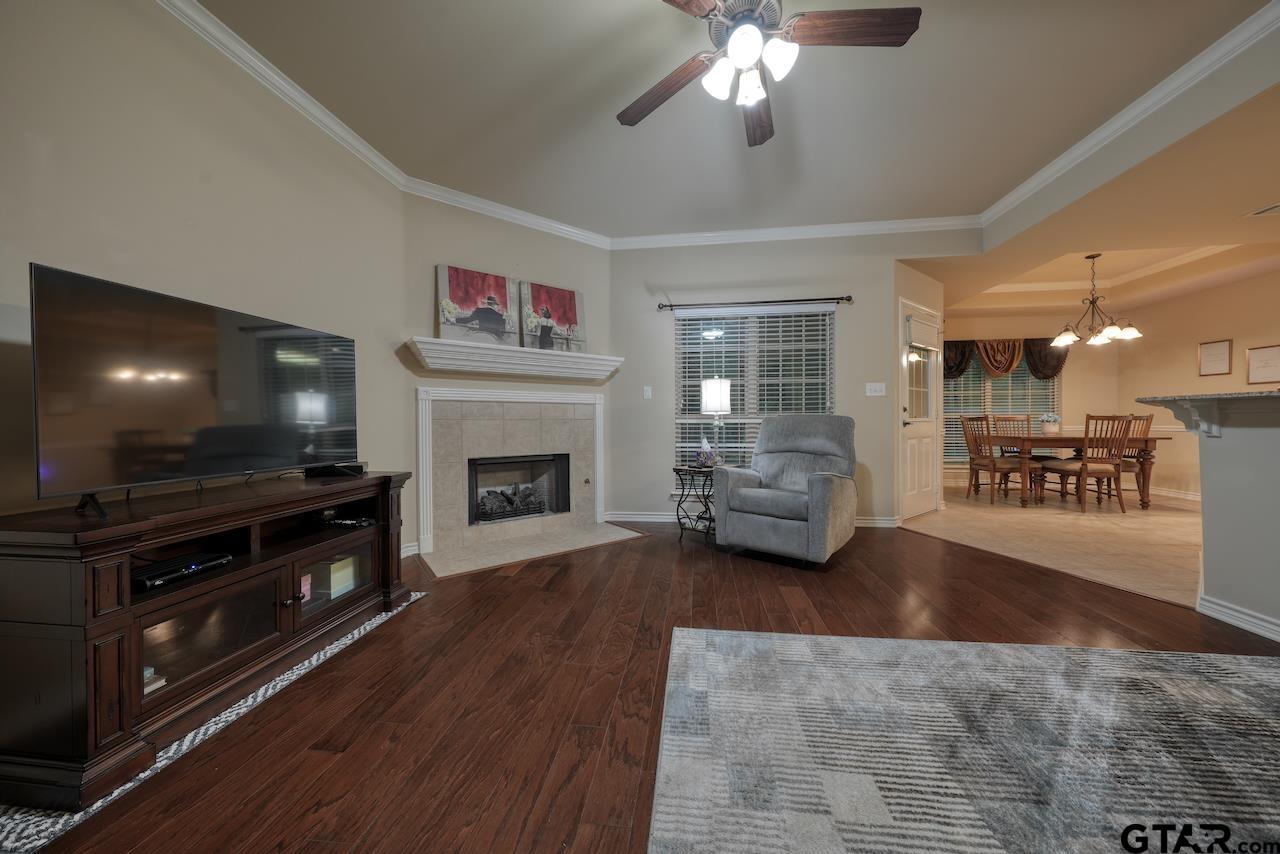 421 W Cumberland Rd #1402