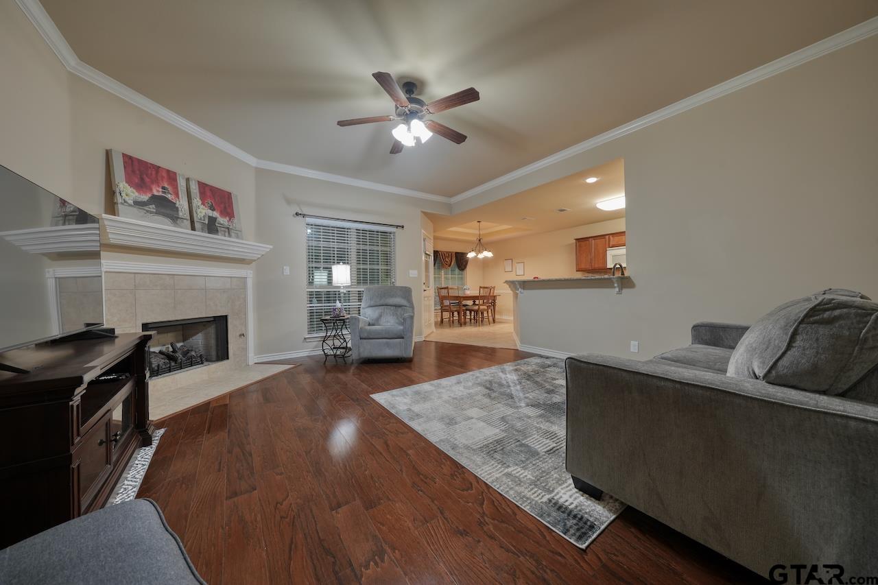 421 W Cumberland Rd #1402