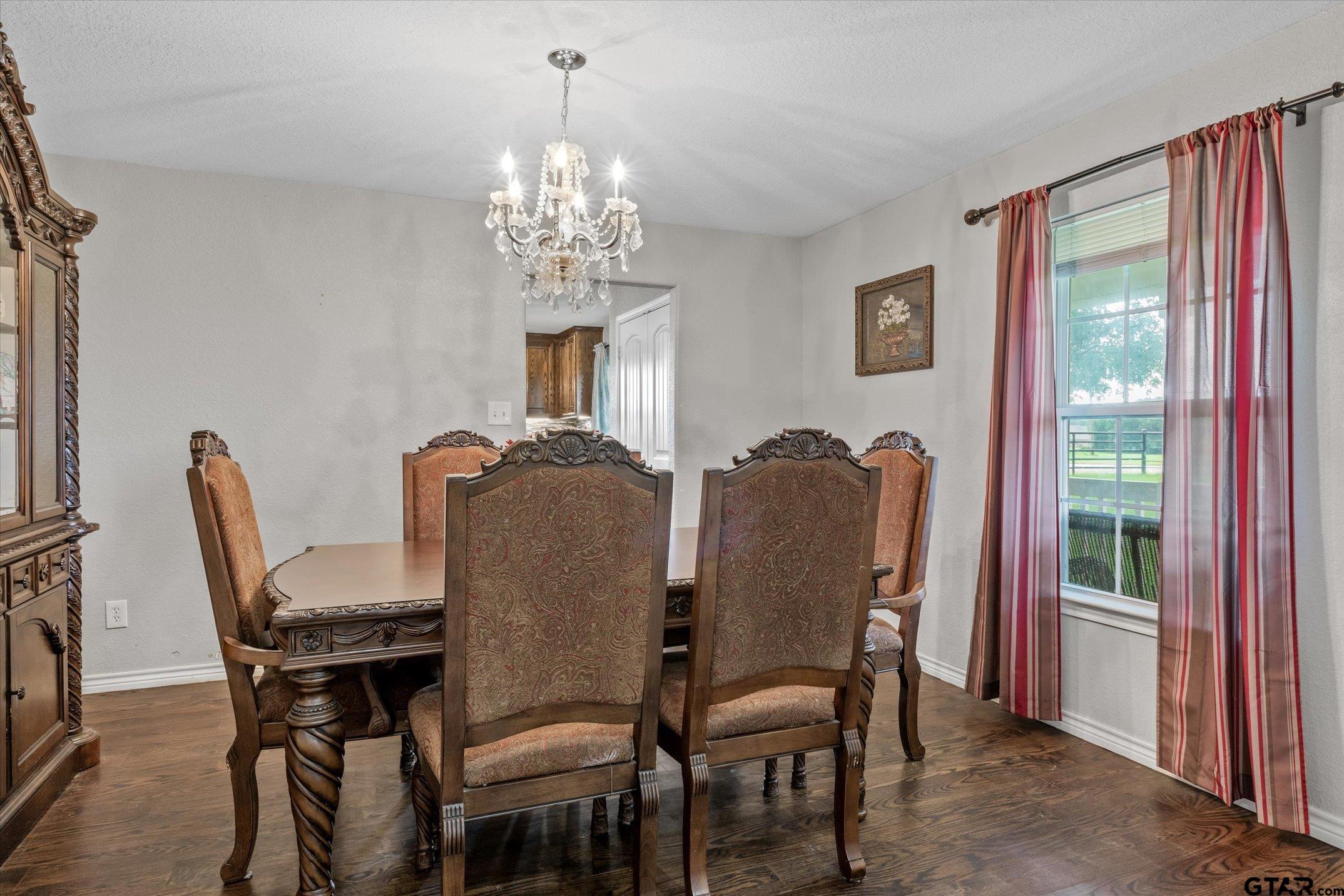 800 VZ County Road 2135