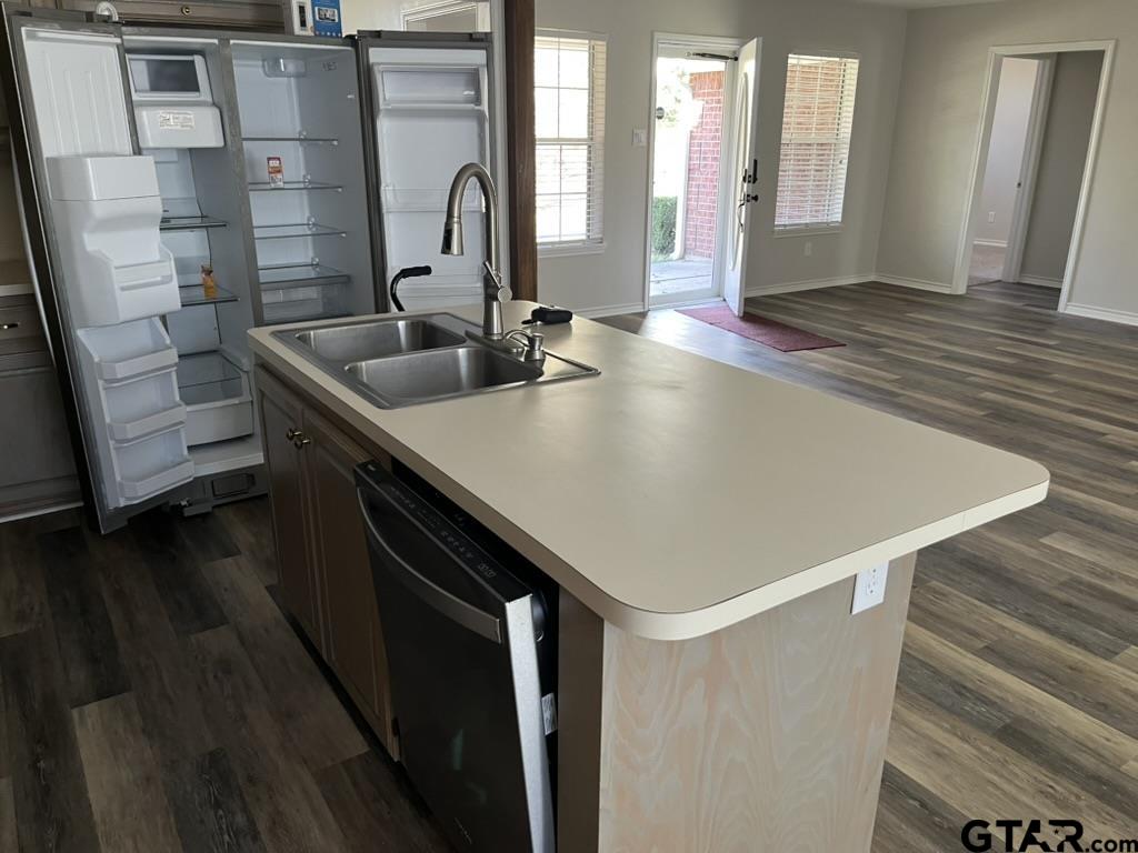 Palestine, Texas 75803, United States, 3 Bedrooms Bedrooms, ,3 BathroomsBathrooms,Residential,Active,254406