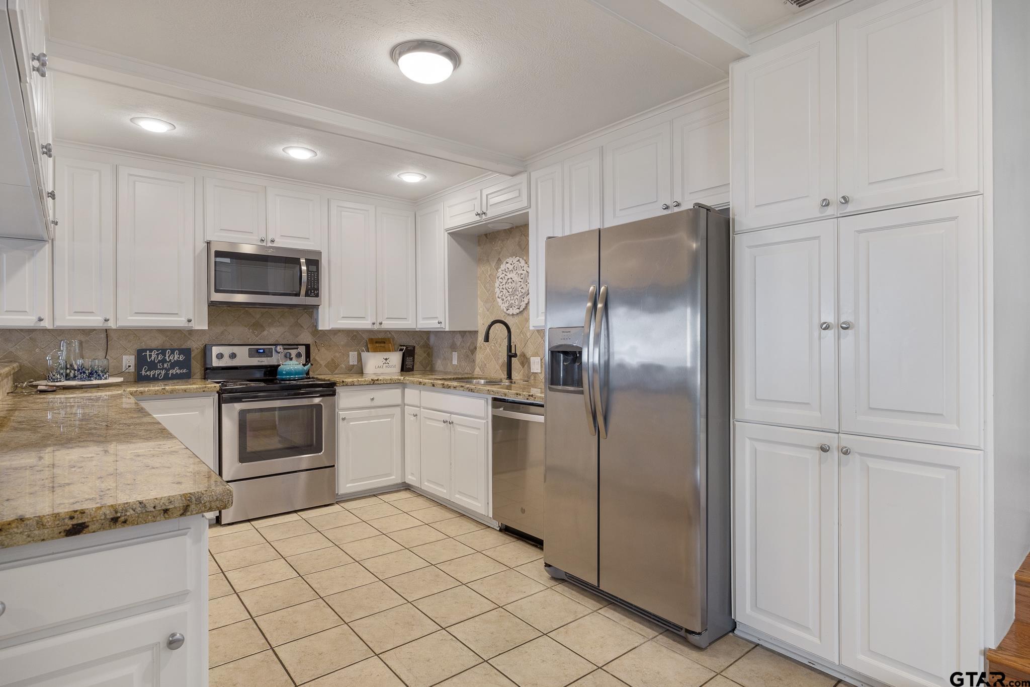 21214 Bay View Dr
