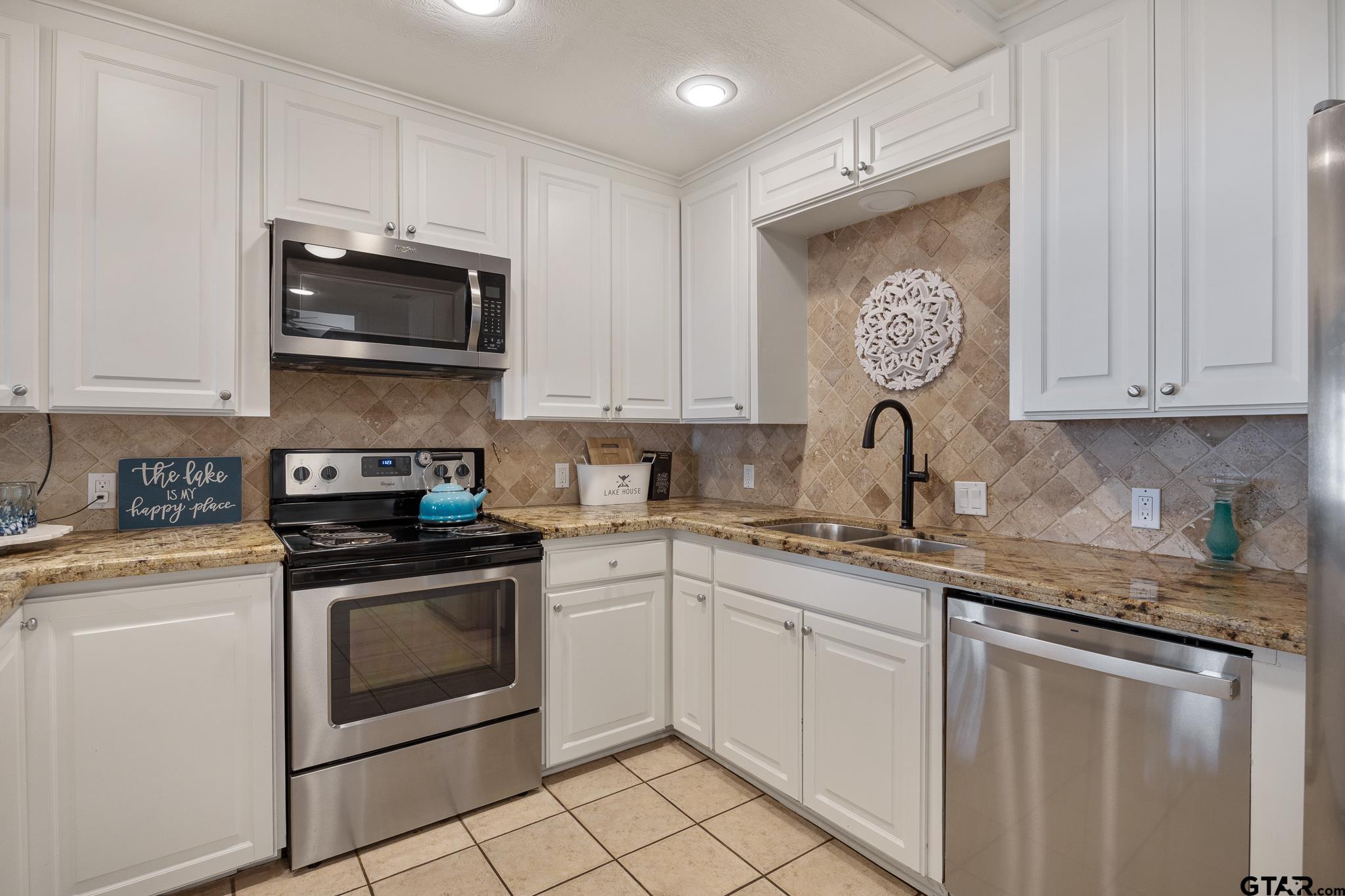 21214 Bay View Dr