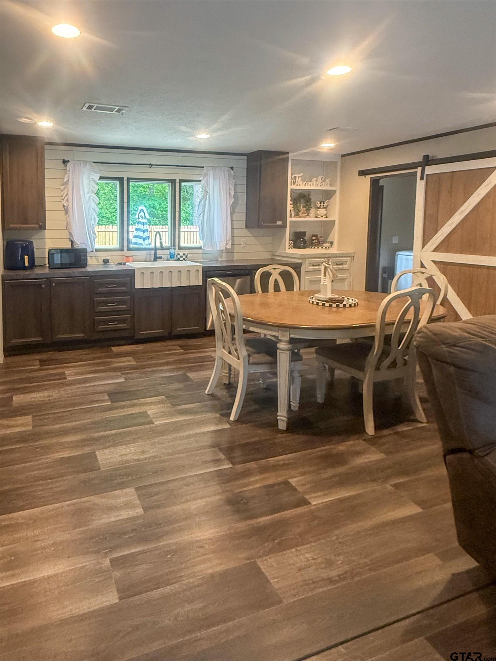 154 janis dr