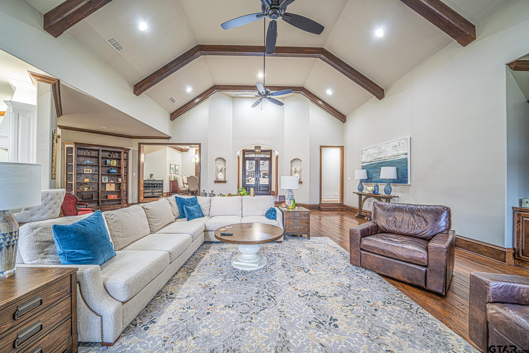 3841 Castle Ridge