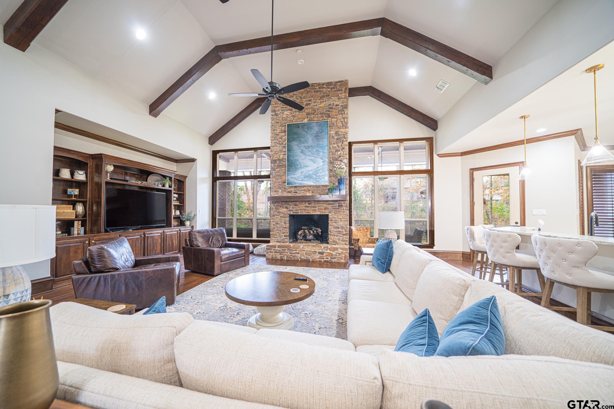 3841 Castle Ridge