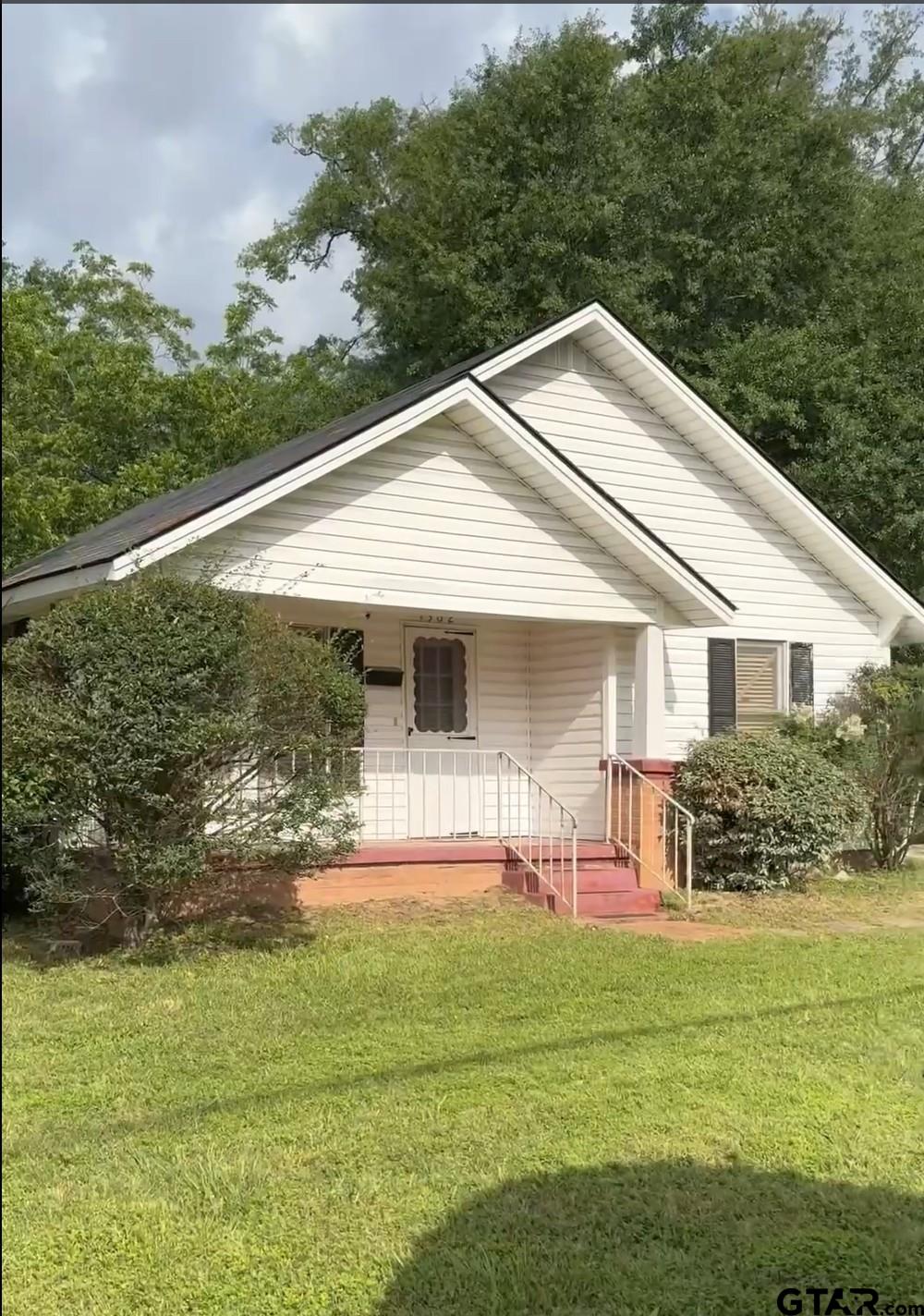 1302 S Main St
