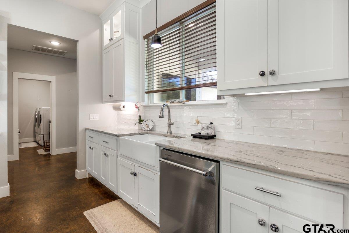 Troup, Texas 75789, United States, 3 Bedrooms Bedrooms, ,3 BathroomsBathrooms,Residential,Pending,226265