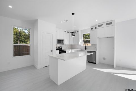 309 W Beckham Street Sulphur Springs TX 75482