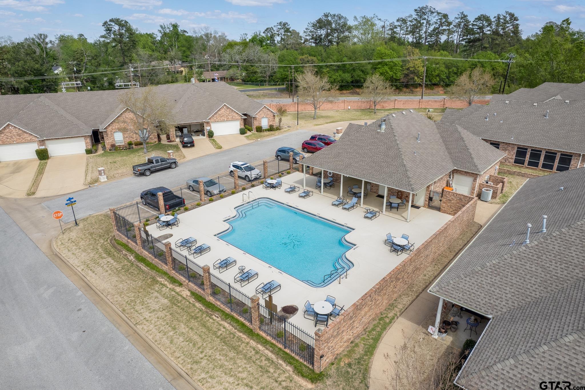 2431 Homestead Ln
