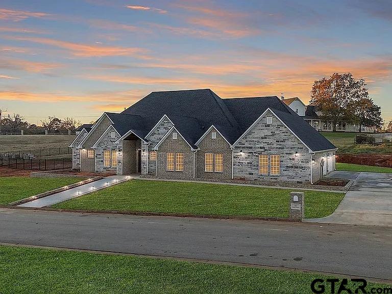 611 Bridle Ridge Dr.