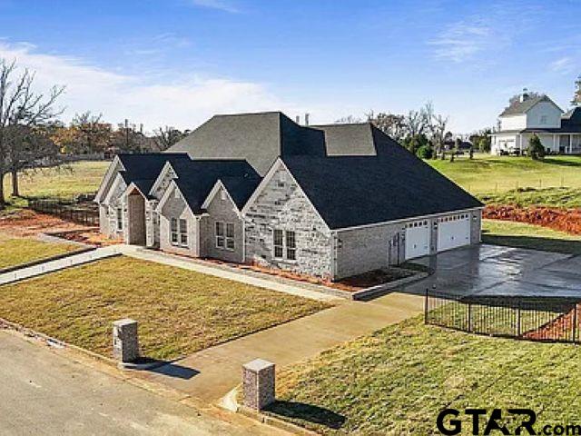 611 Bridle Ridge Dr.