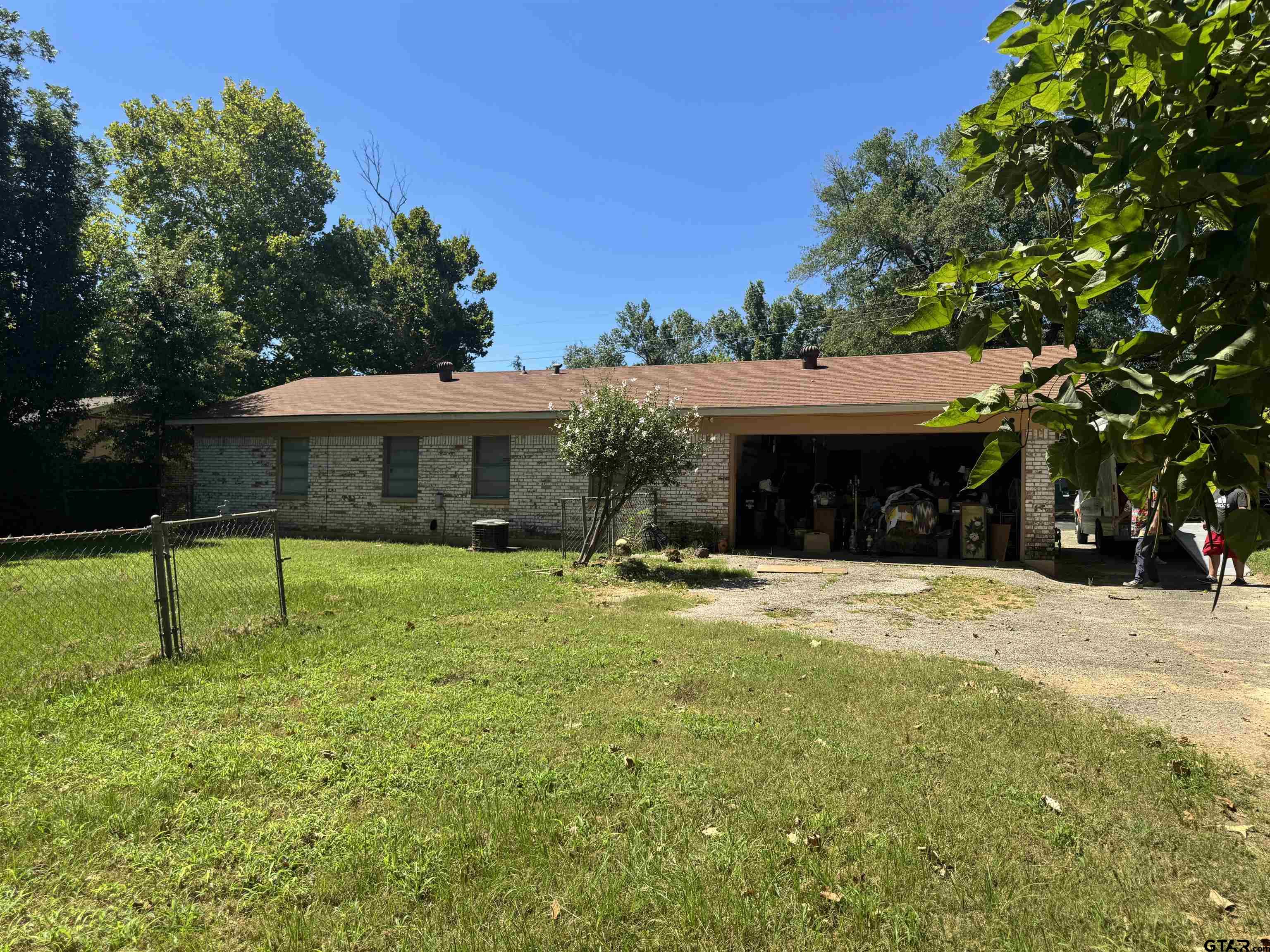 2318 McKenzie Dr