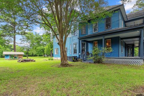 A home in Crockett