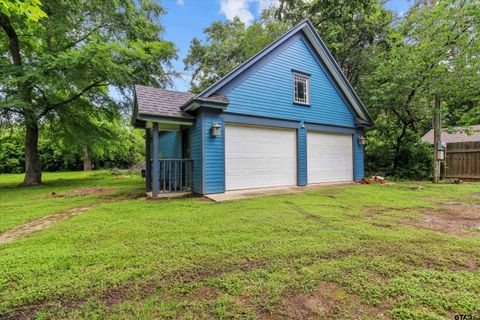 A home in Crockett