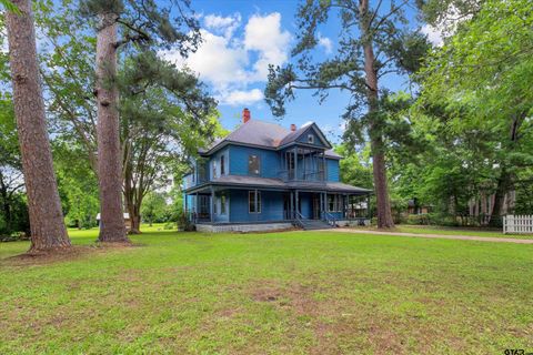 A home in Crockett