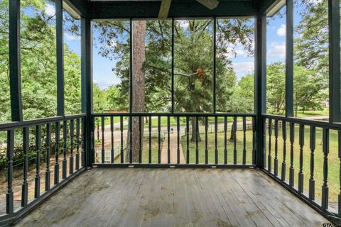 A home in Crockett