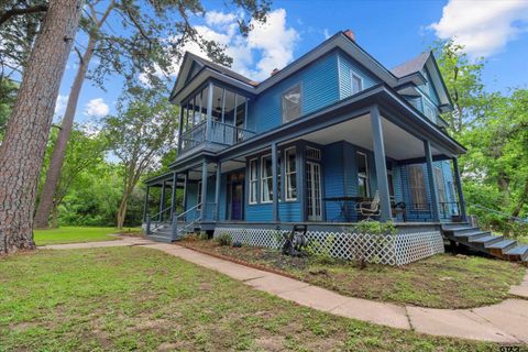 A home in Crockett