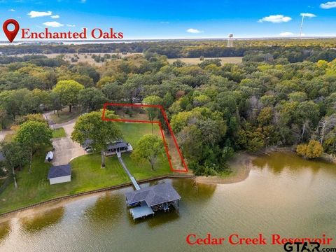 192 First Oak Dr Mabank TX 75156