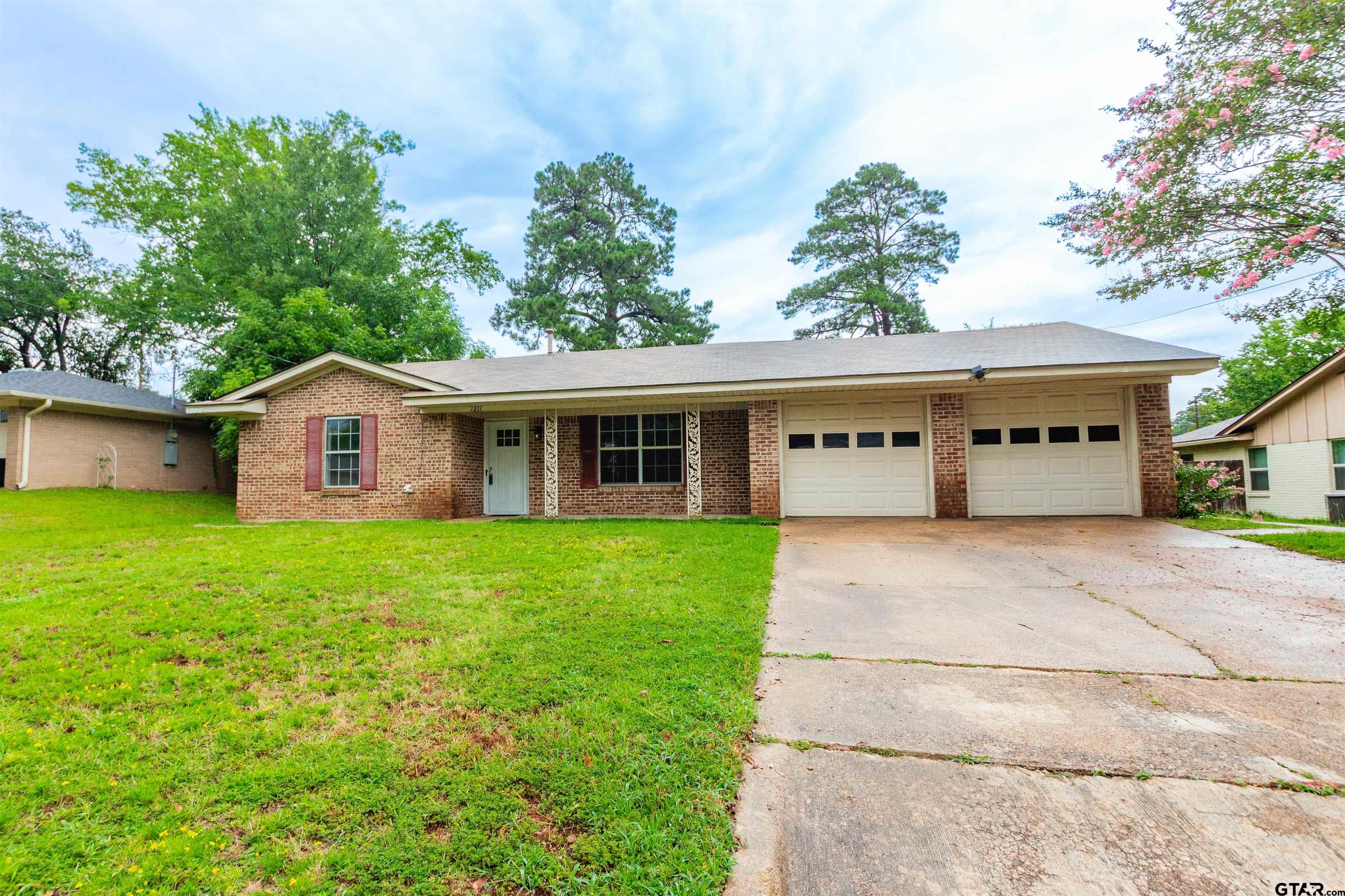 1211 Brookshire Dr