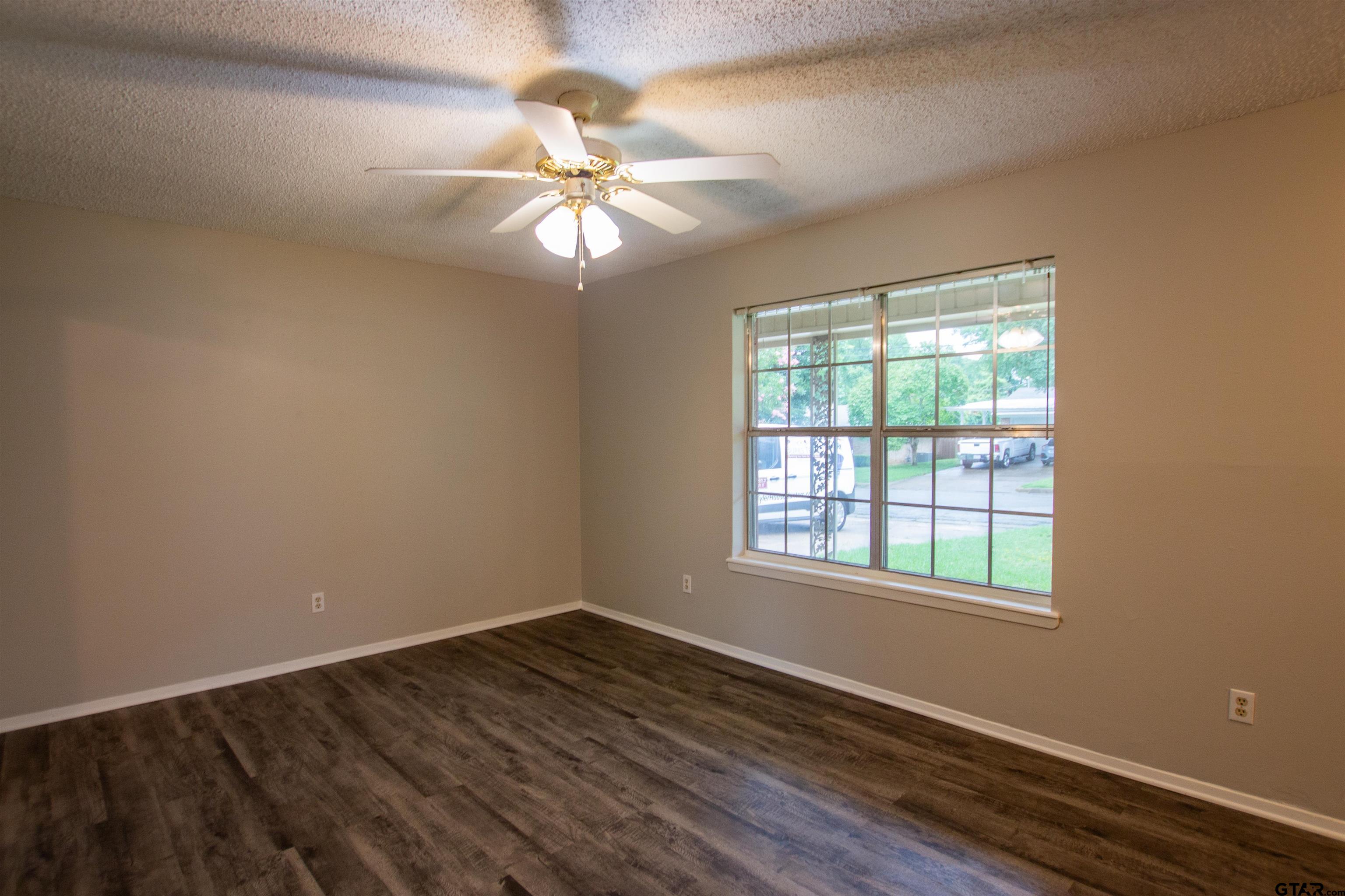 1211 Brookshire Dr