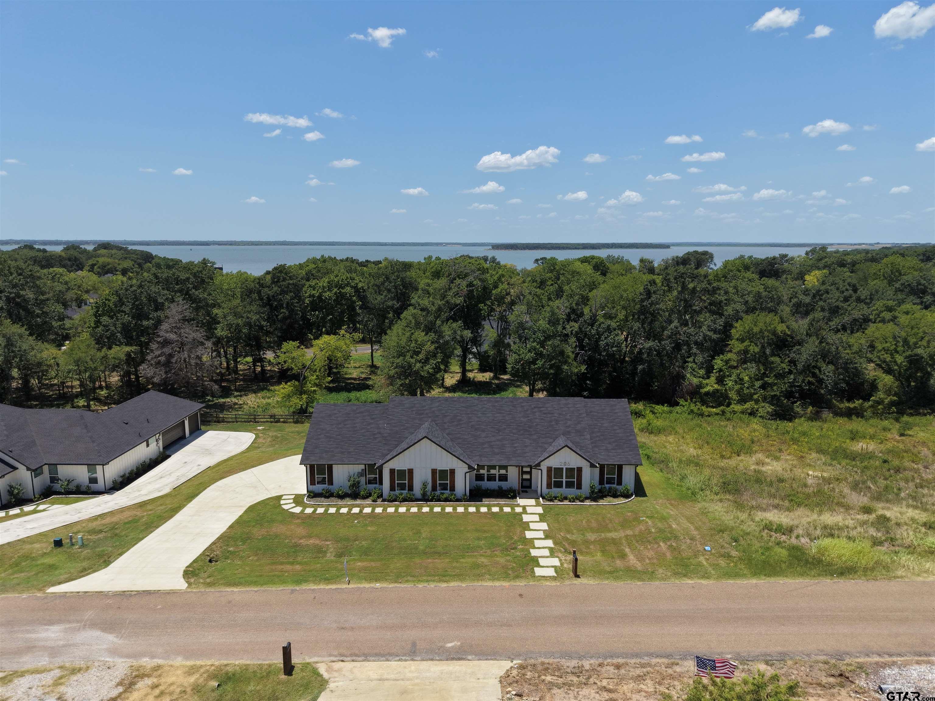 Photo 1 of 34 — 206 Splitrail Drive, Kemp, TX 75143