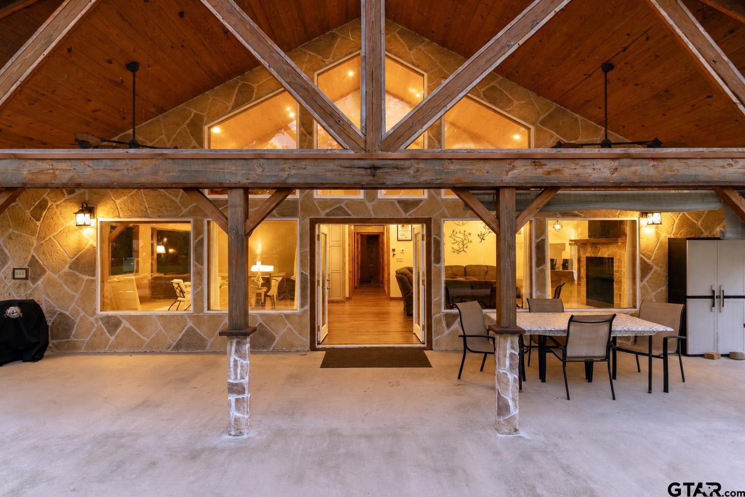 111 Little River Bend