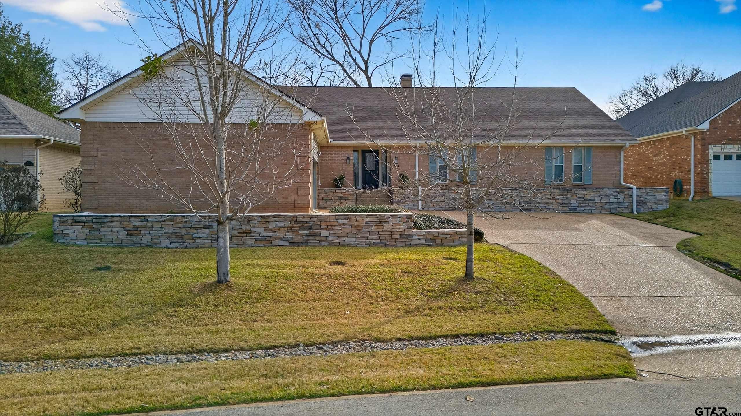 119 Williamsburg Ln.