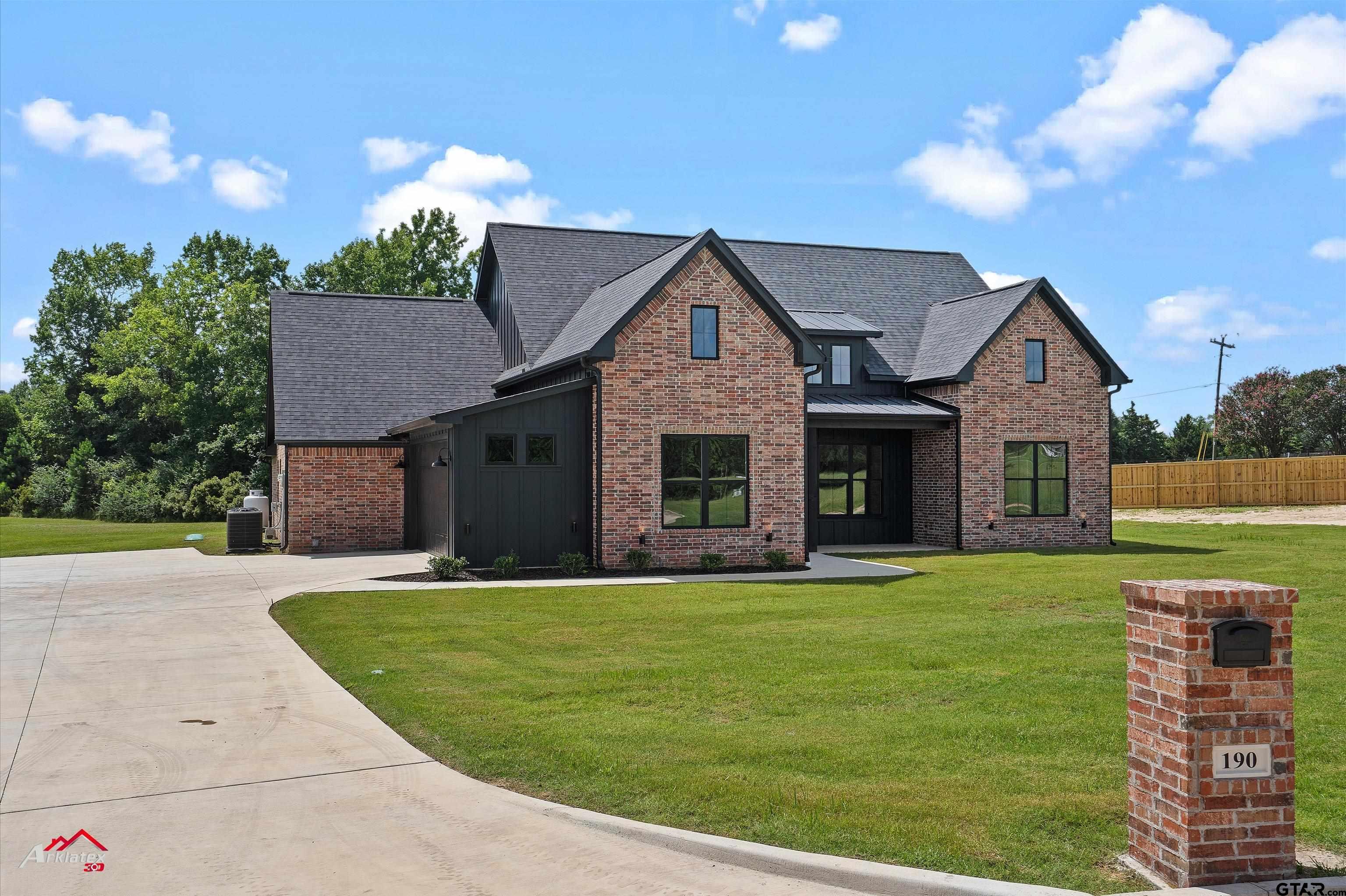 190 Brooks Dr