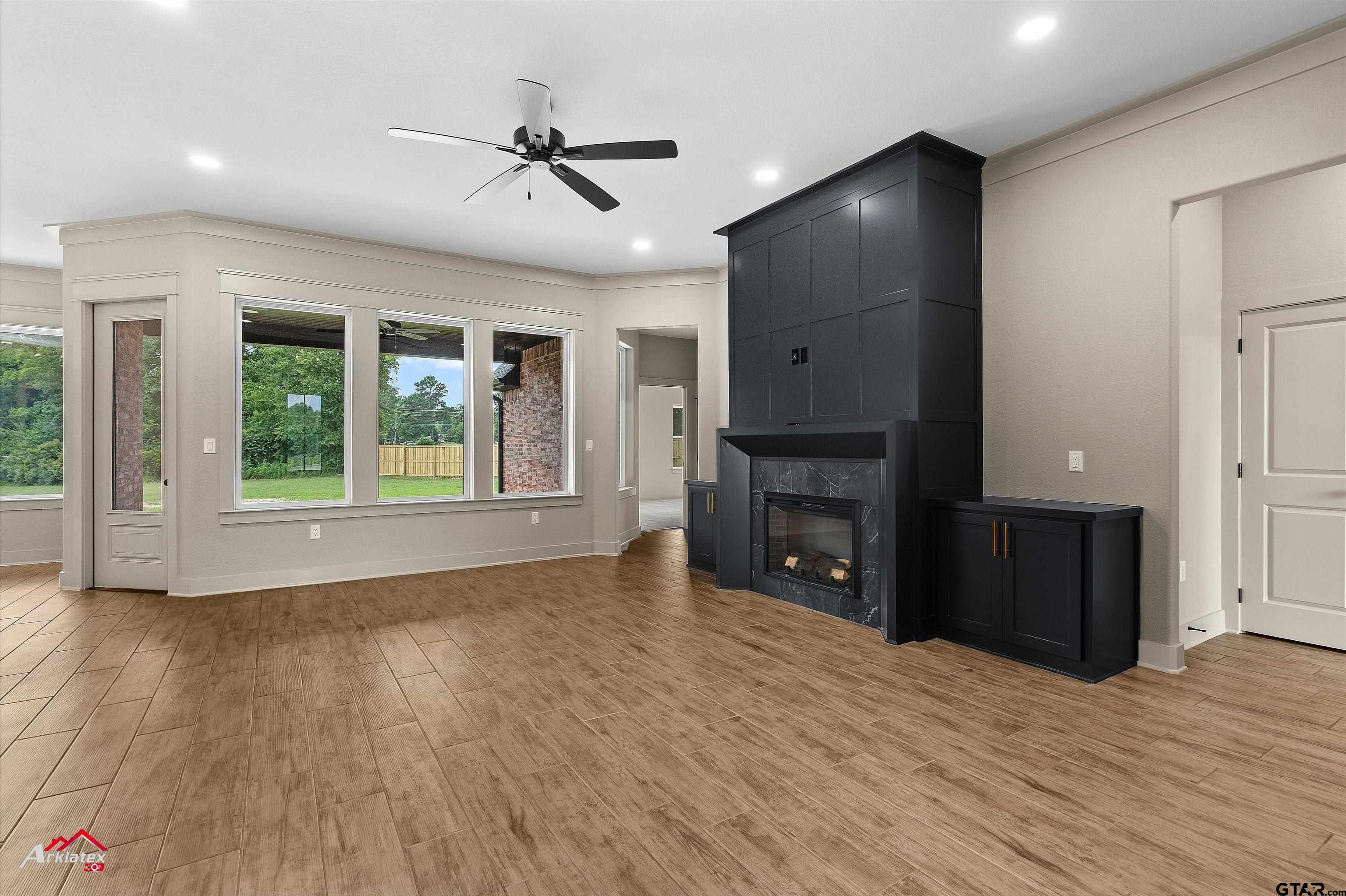190 Brooks Dr