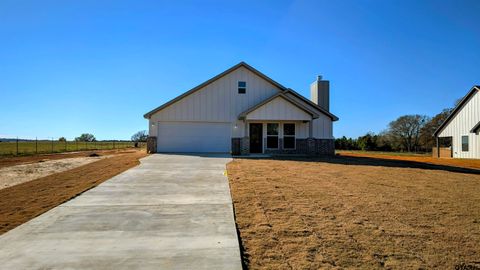 A home in Lindale