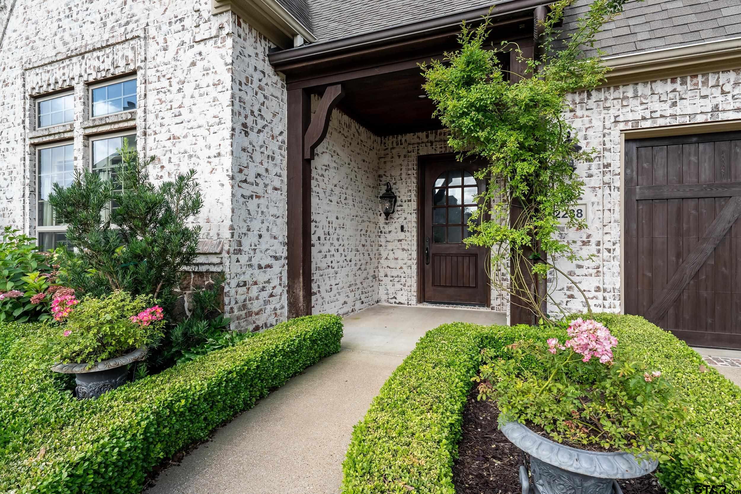 2238 Thornwood Dr.