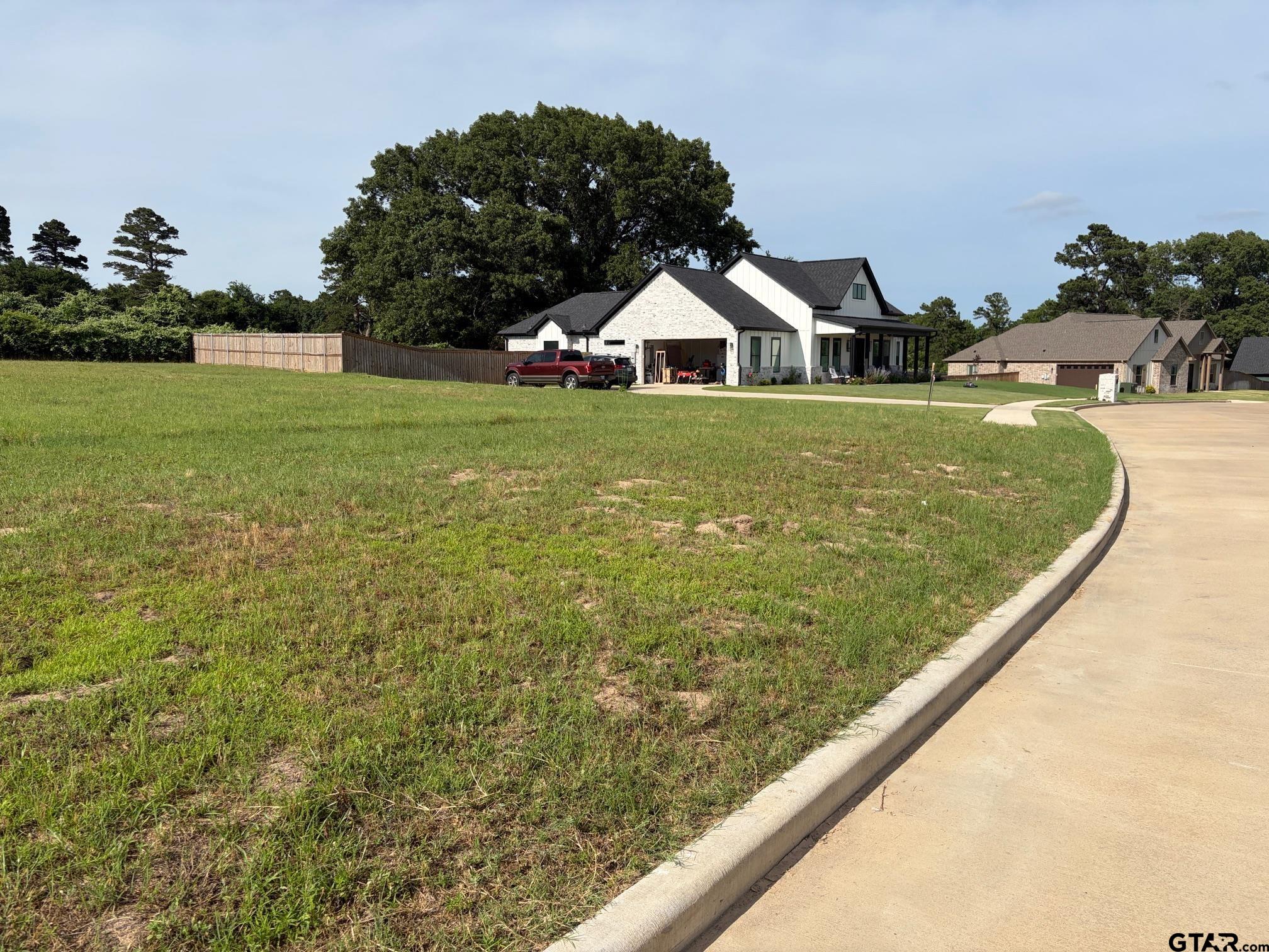 216 White-N-Gail Ln