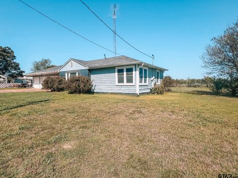 A home in Talco