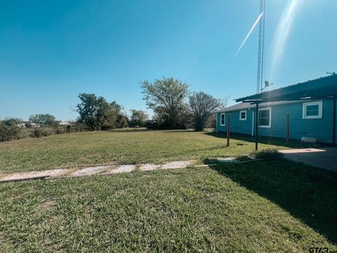 A home in Talco