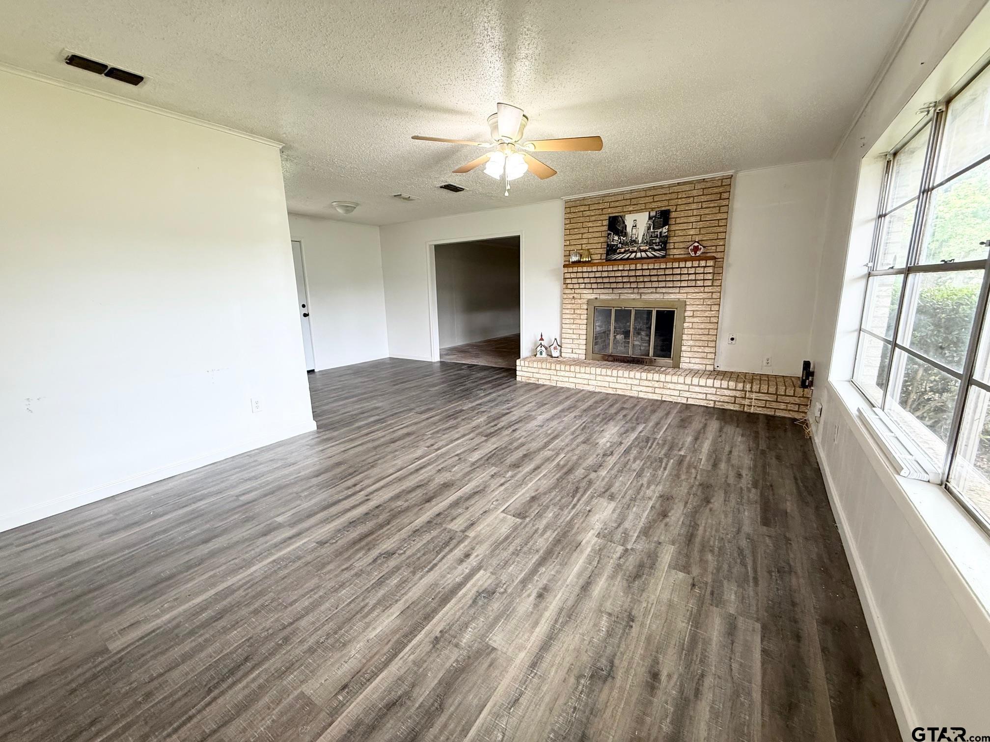 204 N US Highway 287