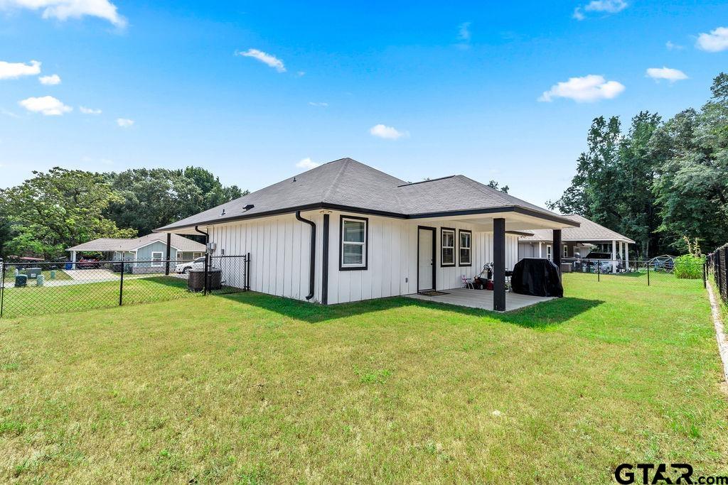 429 GARRETT CIR
