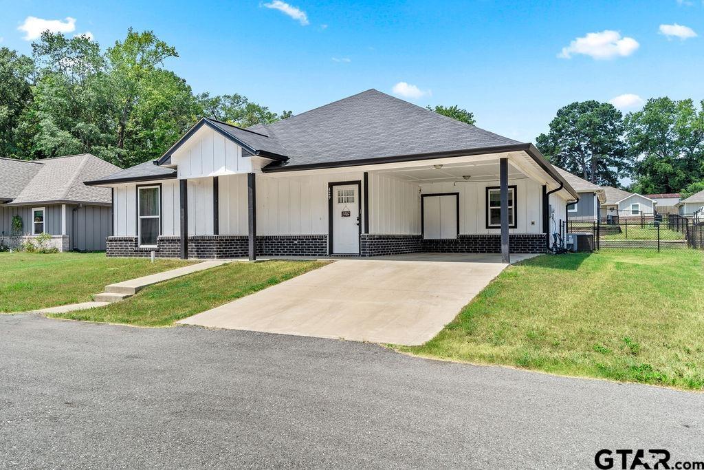 429 GARRETT CIR