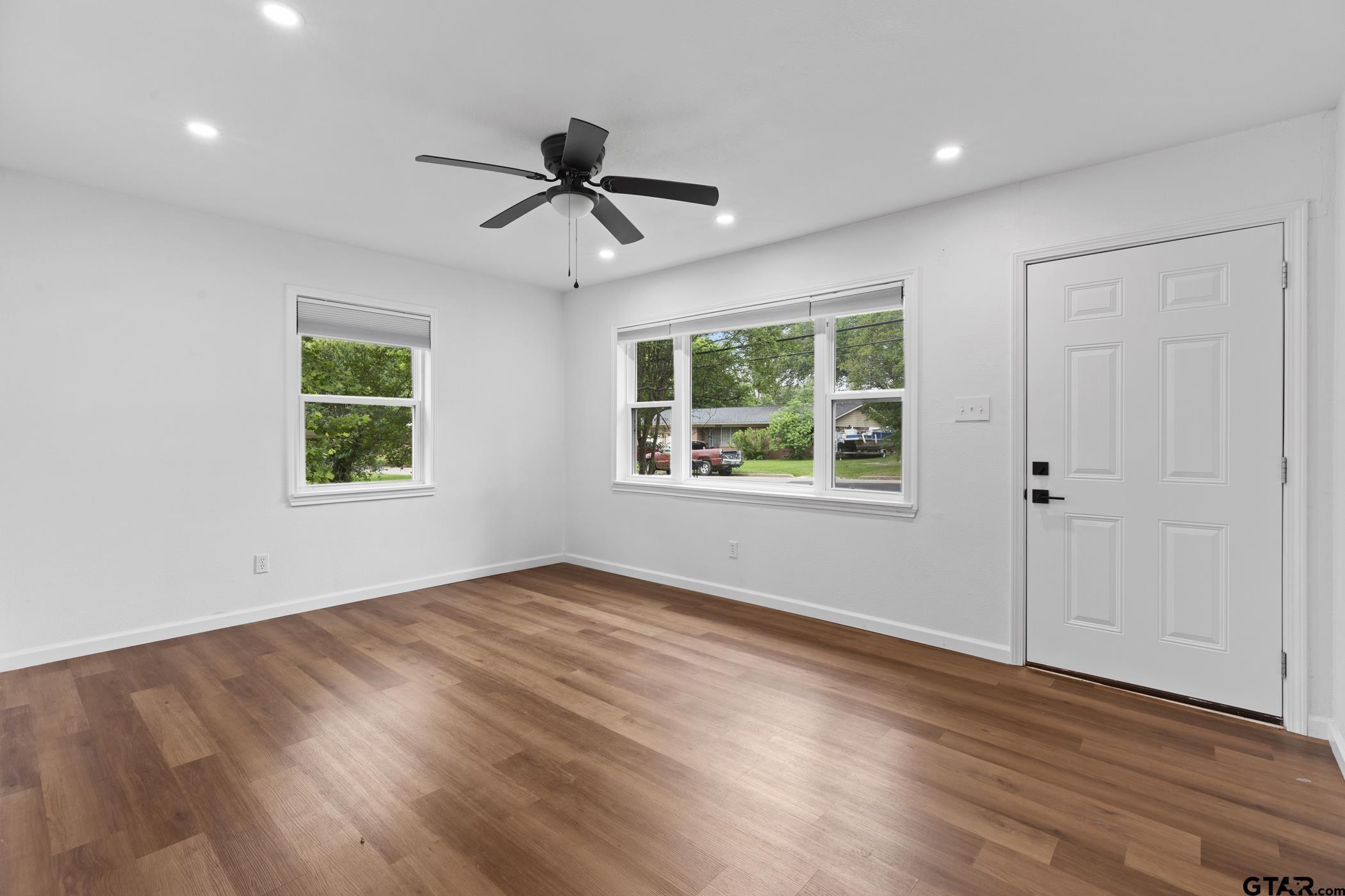 2807 Willard Drive