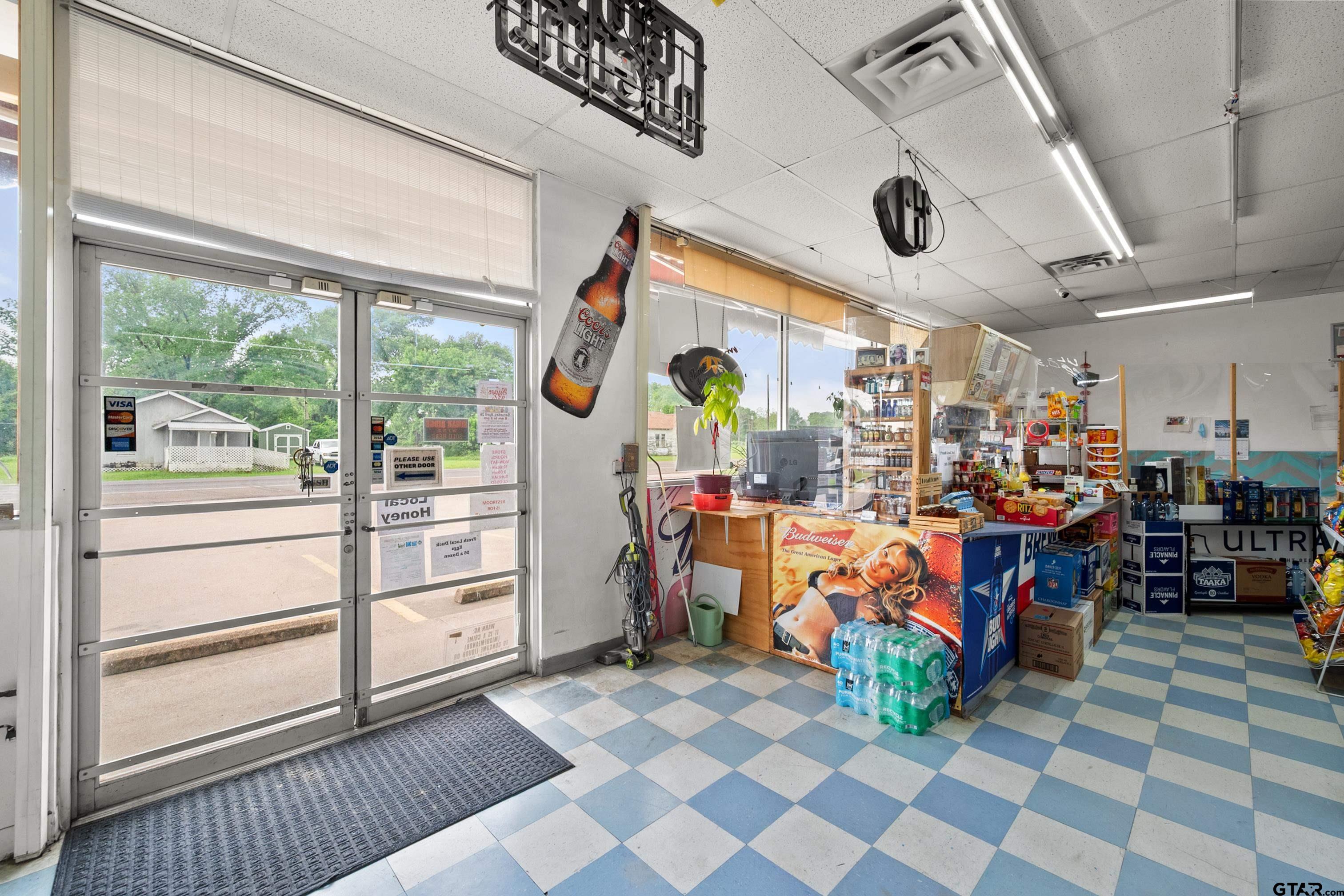 105 N Austin Ave
