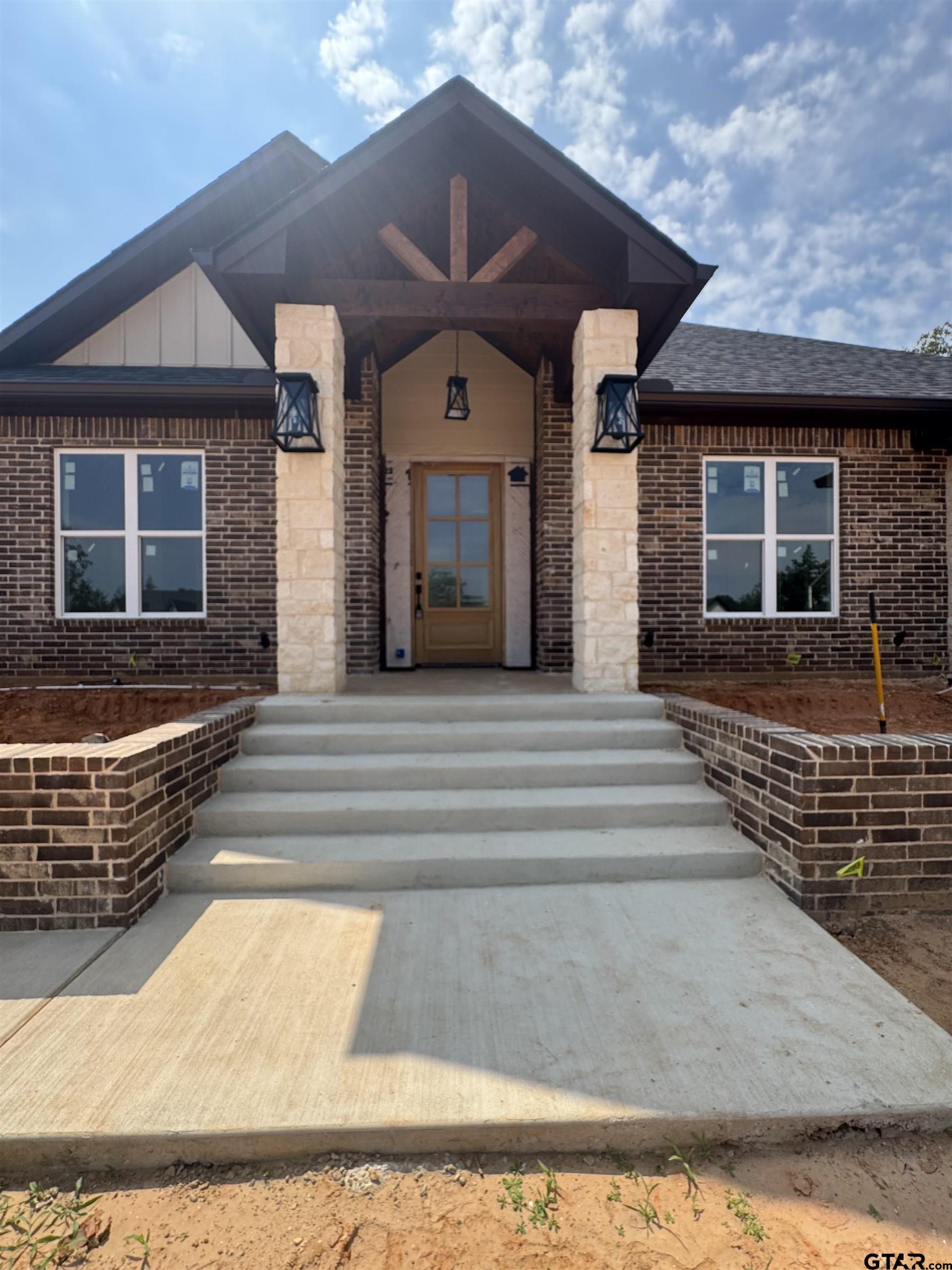 14713 Woodland Creek Dr